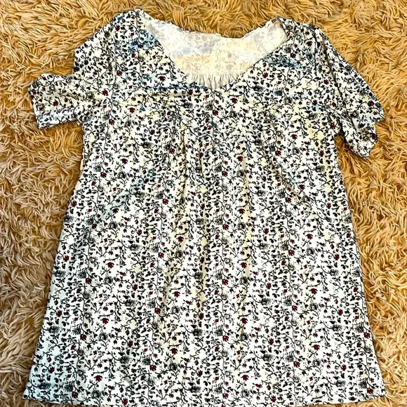 Floral top - Picture 1 of 4
